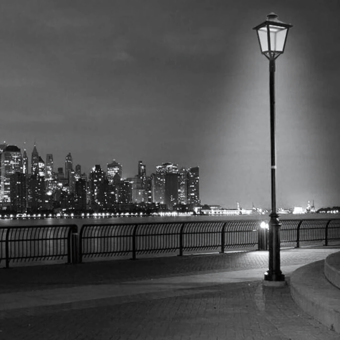 LED Post Top Light, Selectable 100W/60W/30W and CCT 3000K/4000K/5000K, 100-277 VAC, 11,000 Lumens, Frosted Lens